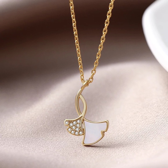 18k Gold over Sterling silver Ginkgo Leaf Shell MOP Fan-Shaped Necklace - Picture 1 of 6